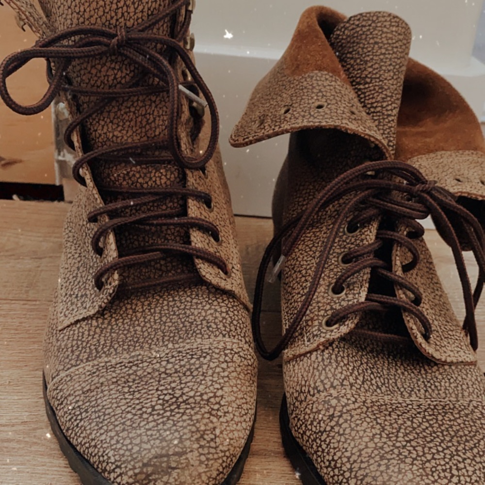 RARE Vintage Cracked Leather Boots